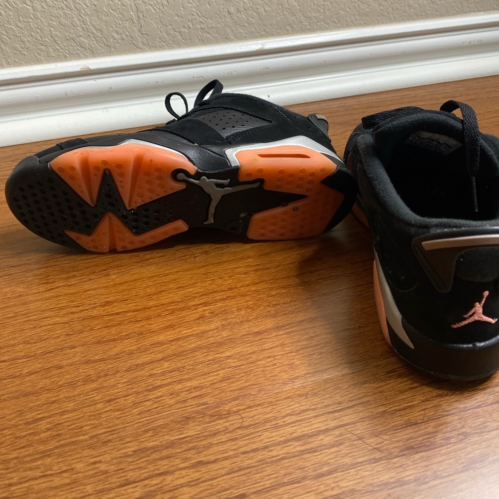 JORDAN RETRO 6 LOW